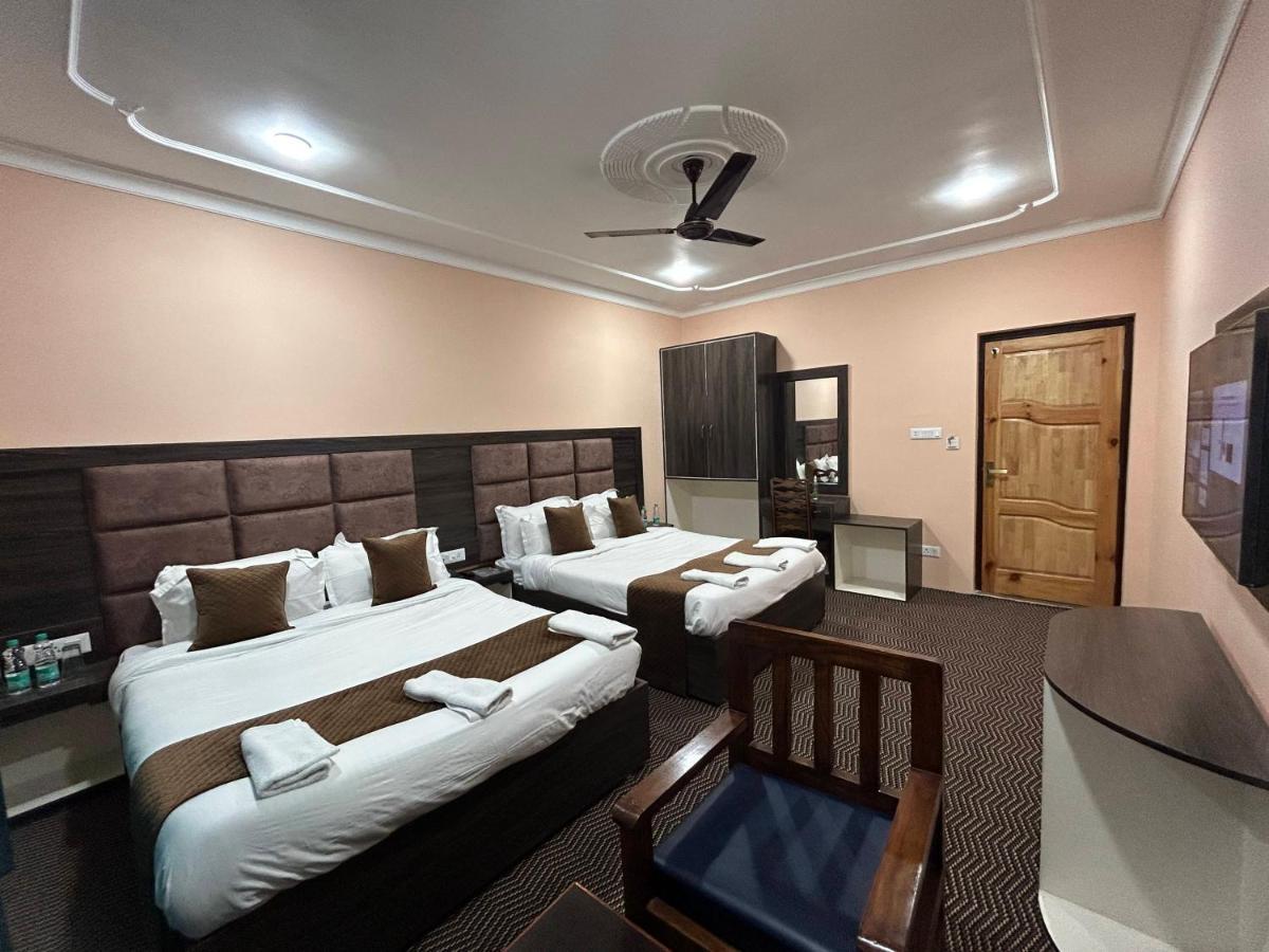 Готель Fair Mount, Airport Road, Humhama Srinagar Екстер'єр фото