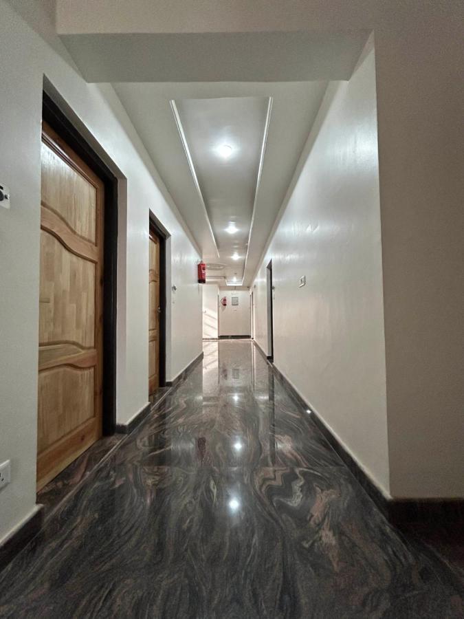 Готель Fair Mount, Airport Road, Humhama Srinagar Екстер'єр фото