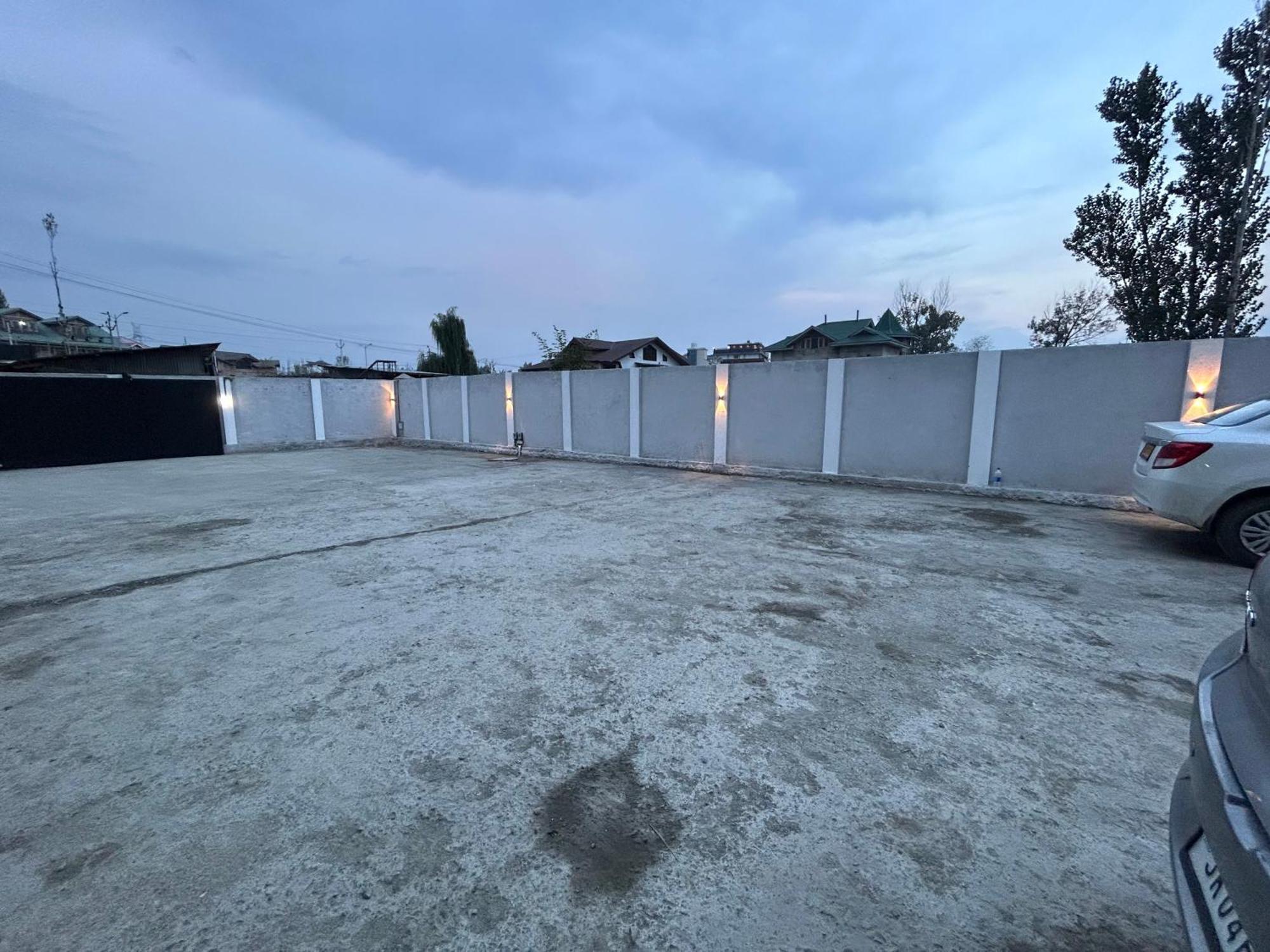 Готель Fair Mount, Airport Road, Humhama Srinagar Екстер'єр фото