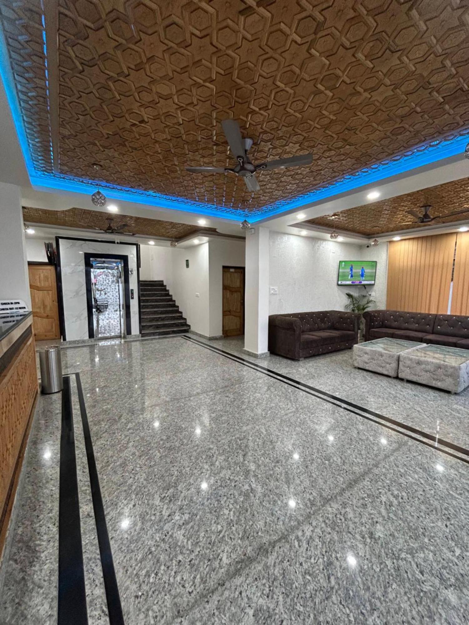 Готель Fair Mount, Airport Road, Humhama Srinagar Екстер'єр фото
